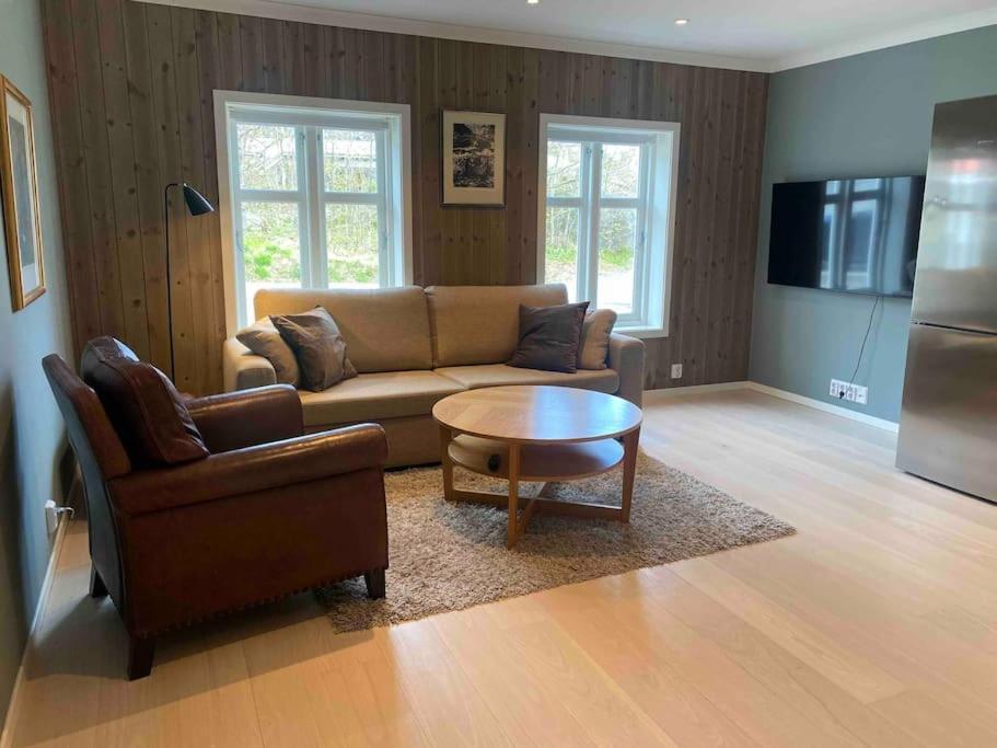 Modern Apartment Near City Center - Parking Available Sandefjord Exterior foto